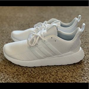 Adidas Men’s Questar Flow Sneaker Size US 7 Men
